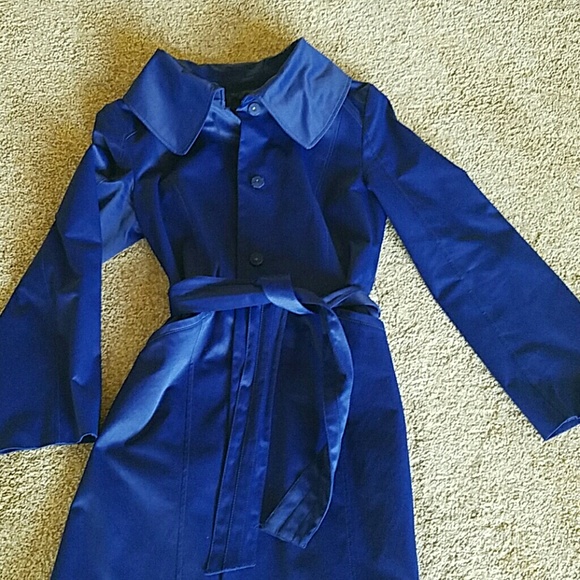 Gorgeous Kenneth Cole cobalt blue trench coat