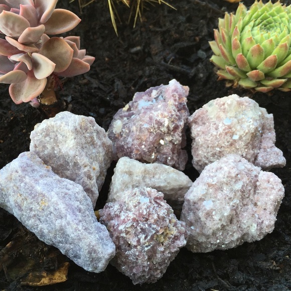 Lepidolite stones