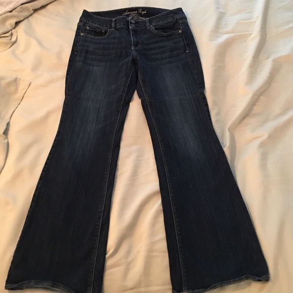 American Eagle Outfitters Denim - Women's American eagle artist stretch jeans.