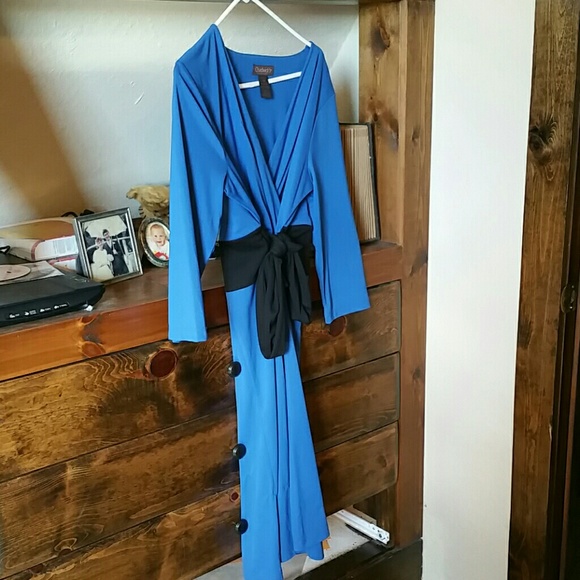 Dress - Picture 1 of 2