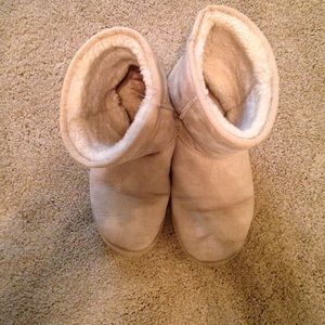 Ugg short classic boots