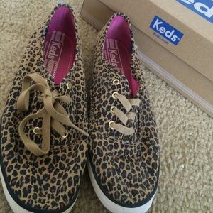 Keds size 8 leopard print casual shoes