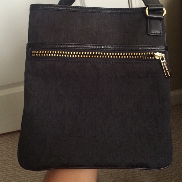 Michael Kors cross body!