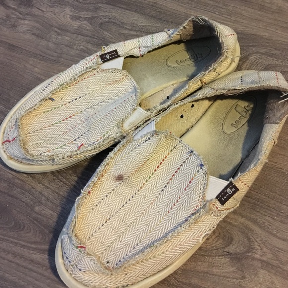 Sanuk Sidewalk Surfers