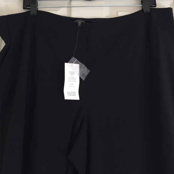 ***SOLD*** NWT stretch ponte pants