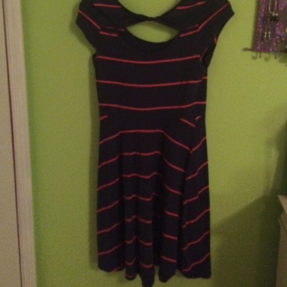 Dress - Picture 2 of 2