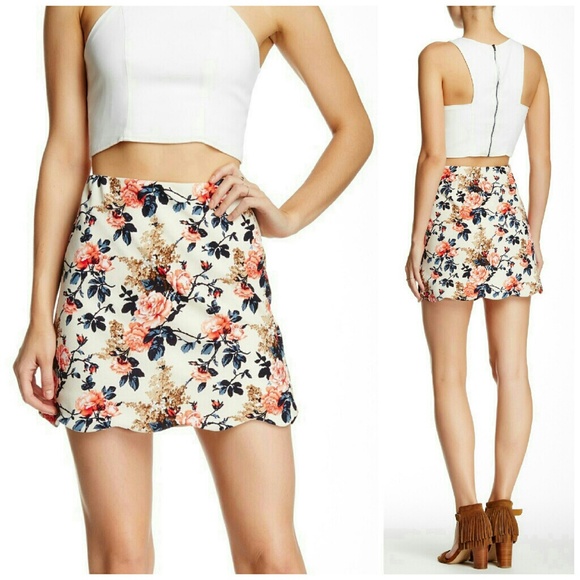 Lily White Floral Scalloped Hem Mini Skirt