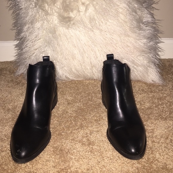 forever21 ankle cut boot. size 6.5 - Picture 2 of 4