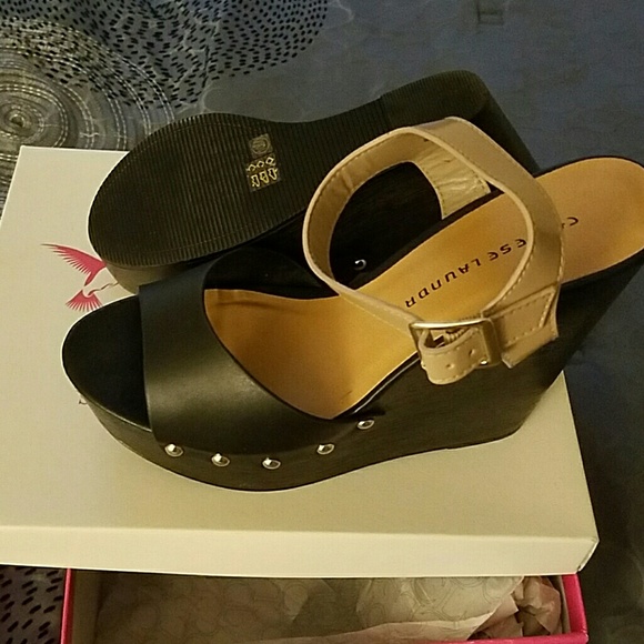 Chinese Laundry Wedge