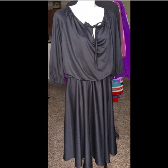 Simple statement. This dress is too cute!