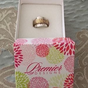 Premier Designs - Wrap Around Ring