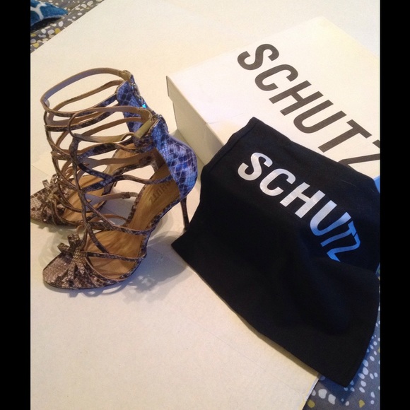 Schutz heels euro size 40 (fit me like 9)