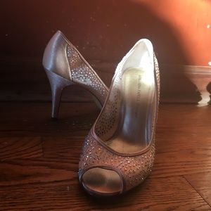 Gold/nude heels with sparkles