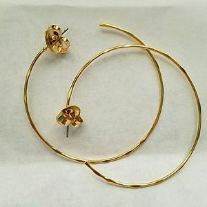 Gold hoop earings