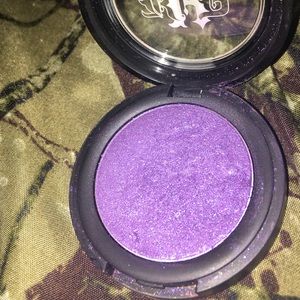 Kat Von D eyeshadow metal crush eyeshadow Danzig