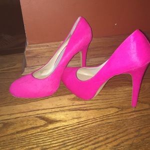 Pink pumps