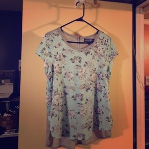 😍💙NWOT Almost Famous top, size L.