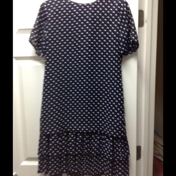 Woman's size 2P California Design Dress - Picture 2 of 4