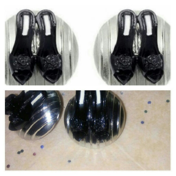 SILVER HIGH HEEL SLIPPER EARRING