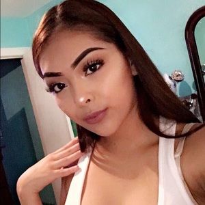 Meet your Posher, Jackeline