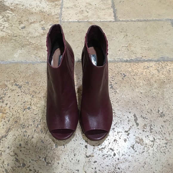 Halogen Maroon Leather Bootie Pumps