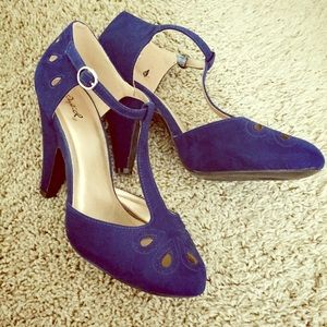 🍂WEEKEND SALE🍂 Navy Suede T-Strap Heels