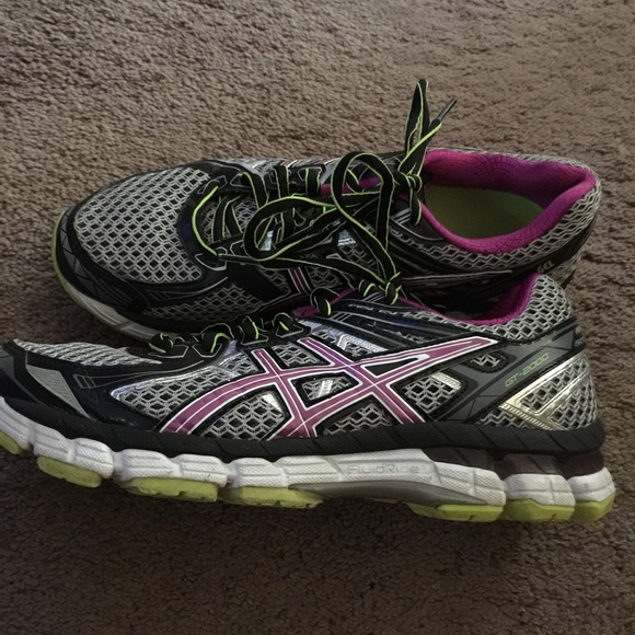 Asics GT 2000 Running Shoes