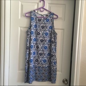 White and blue printed dress