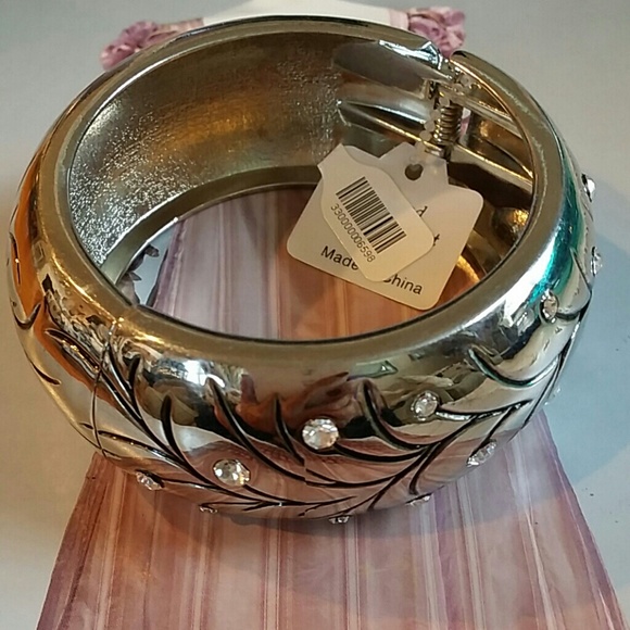 Boutique Bracelet New with tag