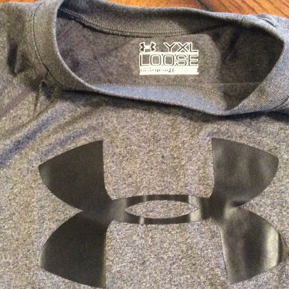 *SOLD*Under Armour XYL  Loose heatgear top - Picture 2 of 3