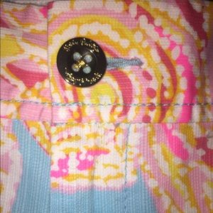 Lilly Pulitzer Walsh shorts in Tiki Bikini