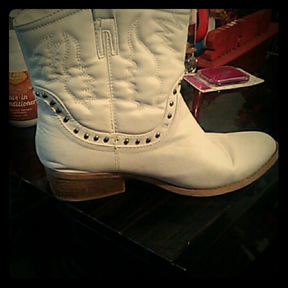 White and silver boot