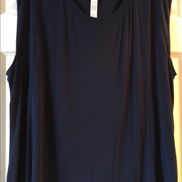 Marika workout top