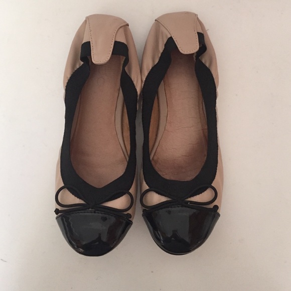 ALDO "Kissel" Two Tone Cap-Toe Ballet Flats