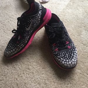 Selling Nike free 5.0