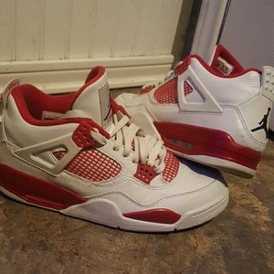 Jordan Retro 4's