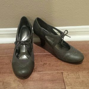 Darling vintage-style shoes