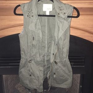 Daytrip Army Green Vest