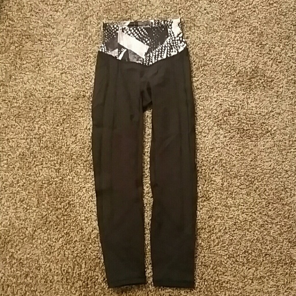 Lululemon high rise capris
