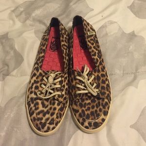 Leopard Vans.
