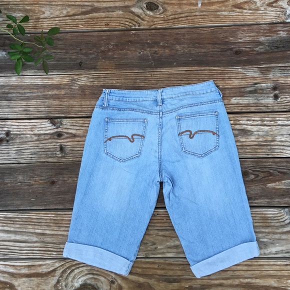 Short capris - Picture 2 of 2