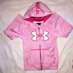 Gently used Under Armour Girls size 6 hoodie.