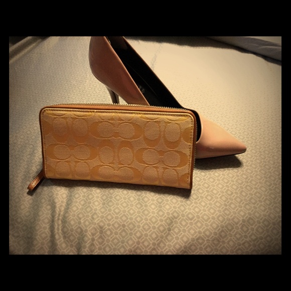 😍Accordion-style COACH Wallet 😍