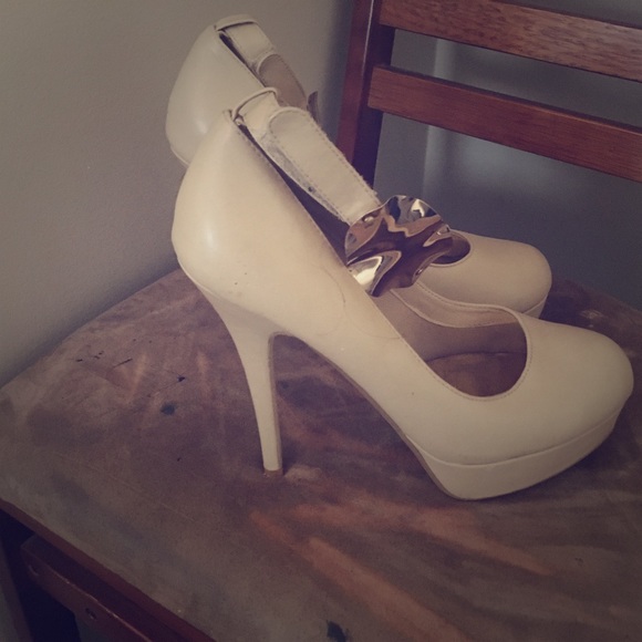 Tan heels
