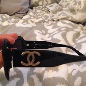 Chanel sunglasses (black)