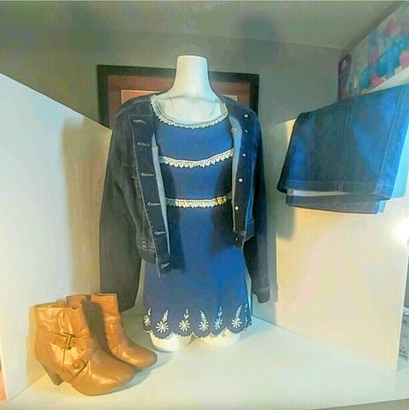 Blue top.     (BT1)