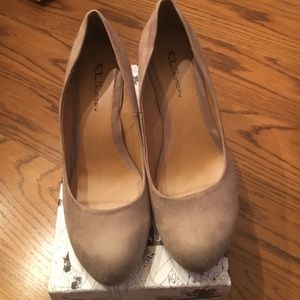 Chinese Laundry dark taupe wedge. S 11. Almost new