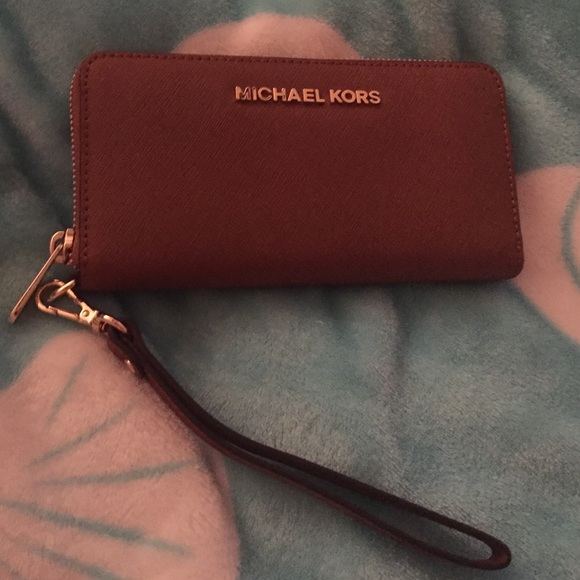Michael kors zip around wallet