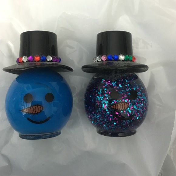 Snowman nail polish!