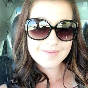 Meet your Posher, Mari